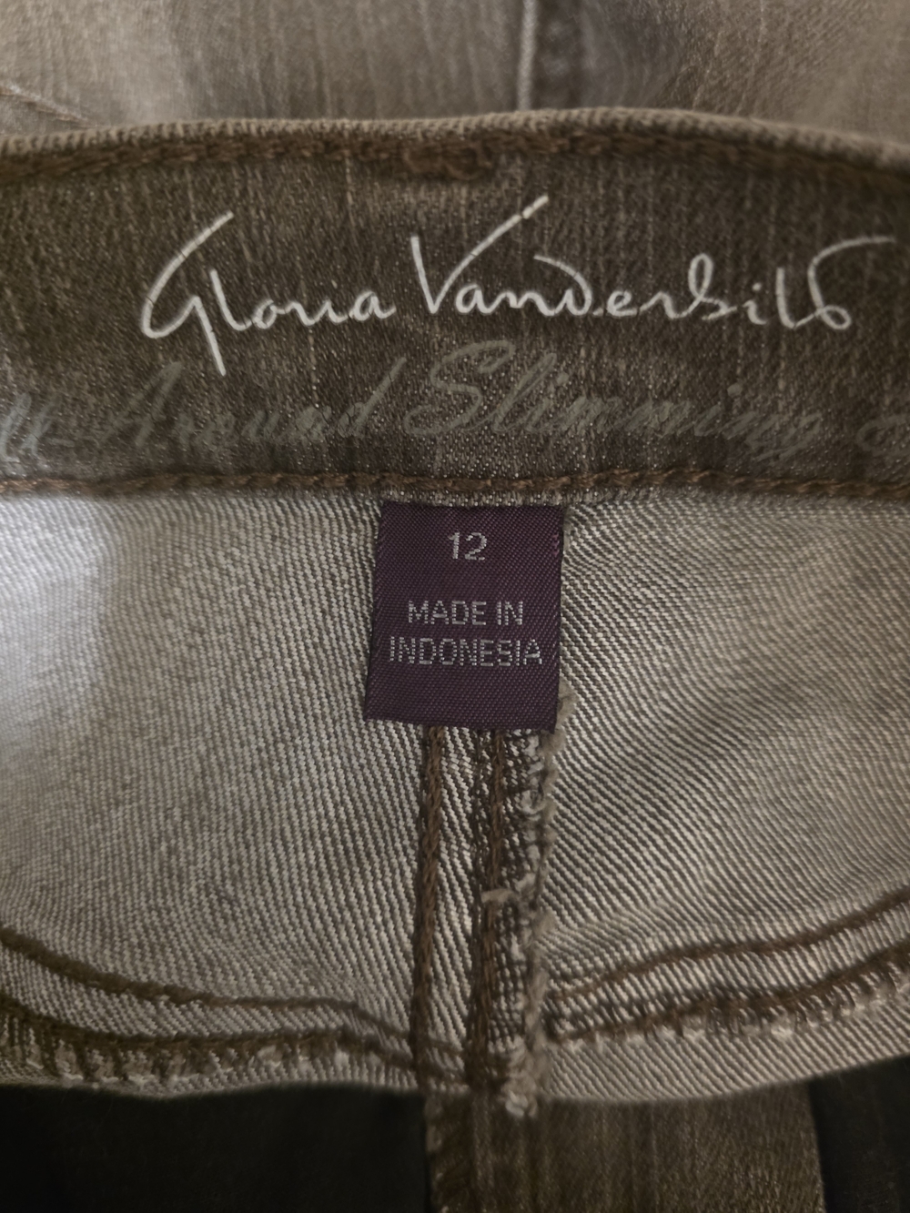 Gloria Vanderbilt Straight Leg Jeans in Brown